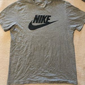 Men’s Nike shirt